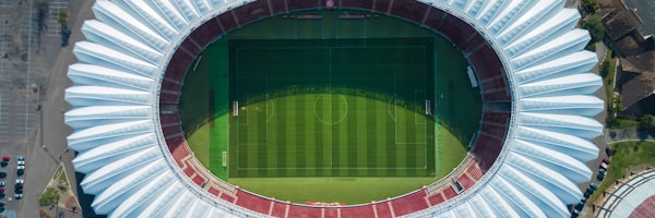 摩洛哥球迷在街头疯狂庆祝球队胜利